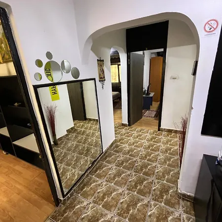 Hypnotic 1 Apartment *